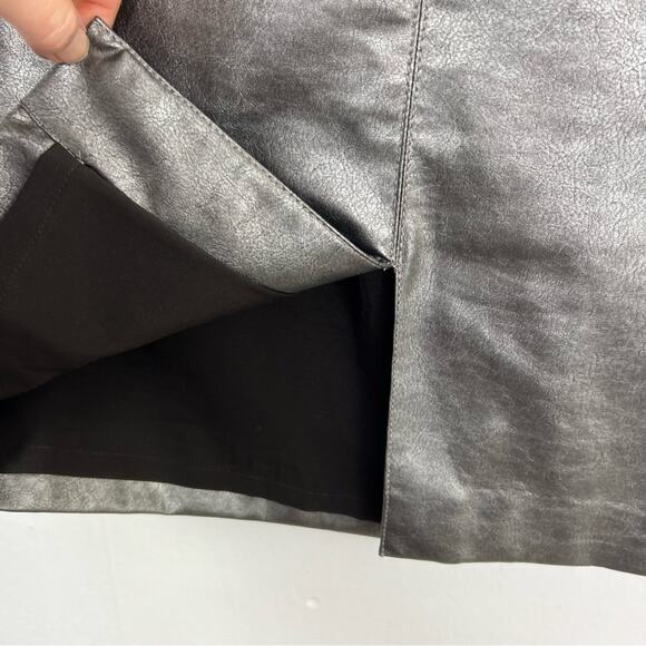 Worth New York Metallic Faux Leather Moto Zipper Pockets Skirt Size 4 - Picture 7 of 11